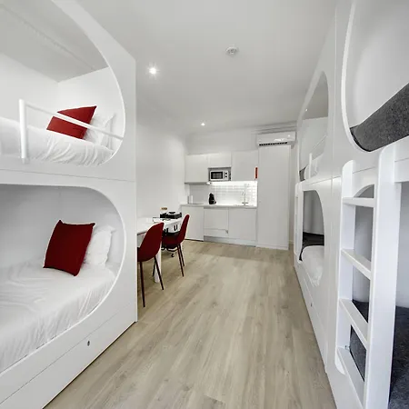 Otel Downtown Lovers Bombarda 451 *