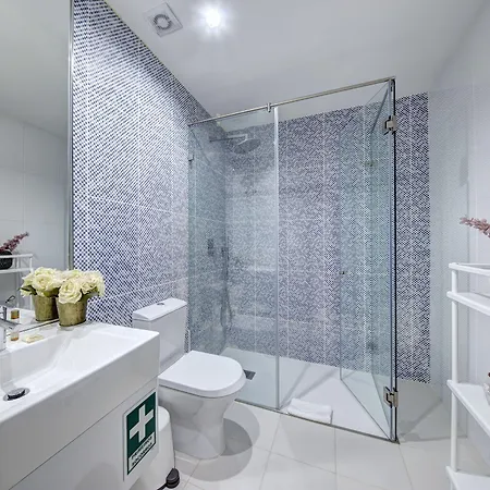 Downtown Lovers Bombarda 451 Otel *