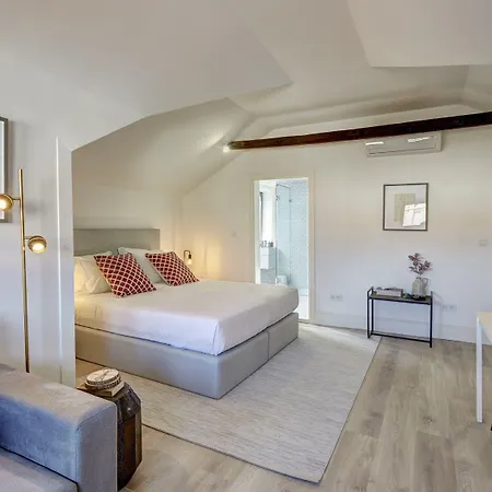 Downtown Lovers Bombarda 451 호텔 *