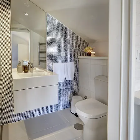 Downtown Lovers Bombarda 451 * Porto