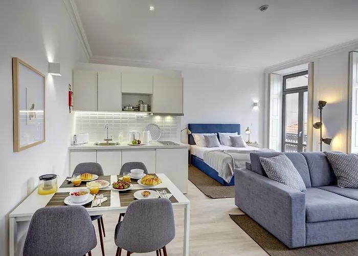 Downtown Lovers Bombarda 451 * Porto